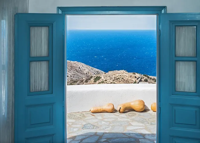 Aeri Aparthotel Folégandros